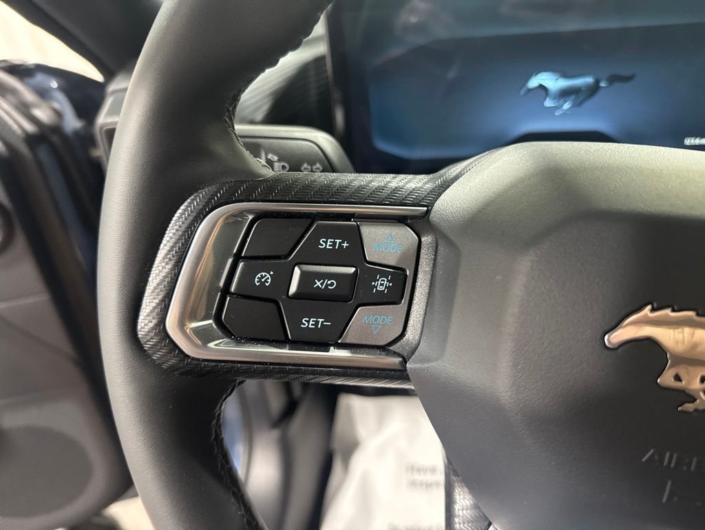 2026 Ford Mustang EcoBoost - Photo 18