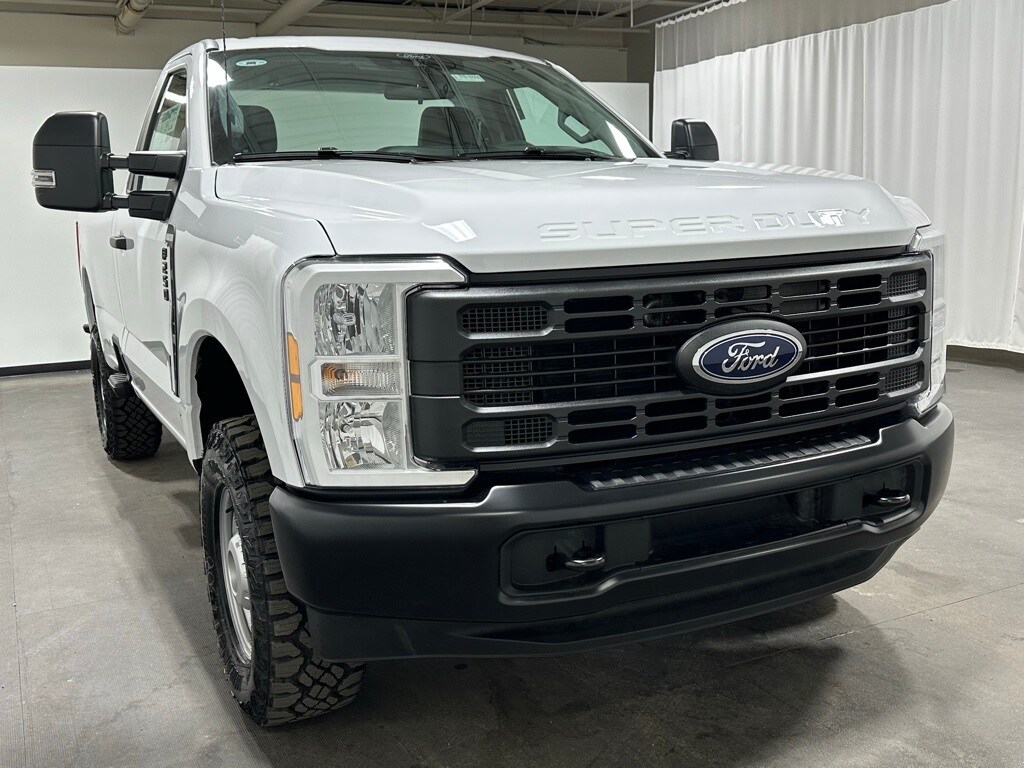2025 Ford F-250 photo 3