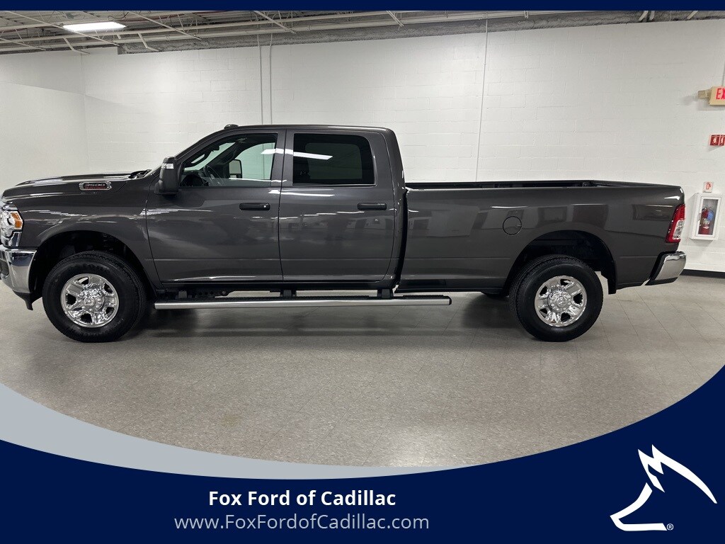 2024 Ram 3500 Tradesman photo 3