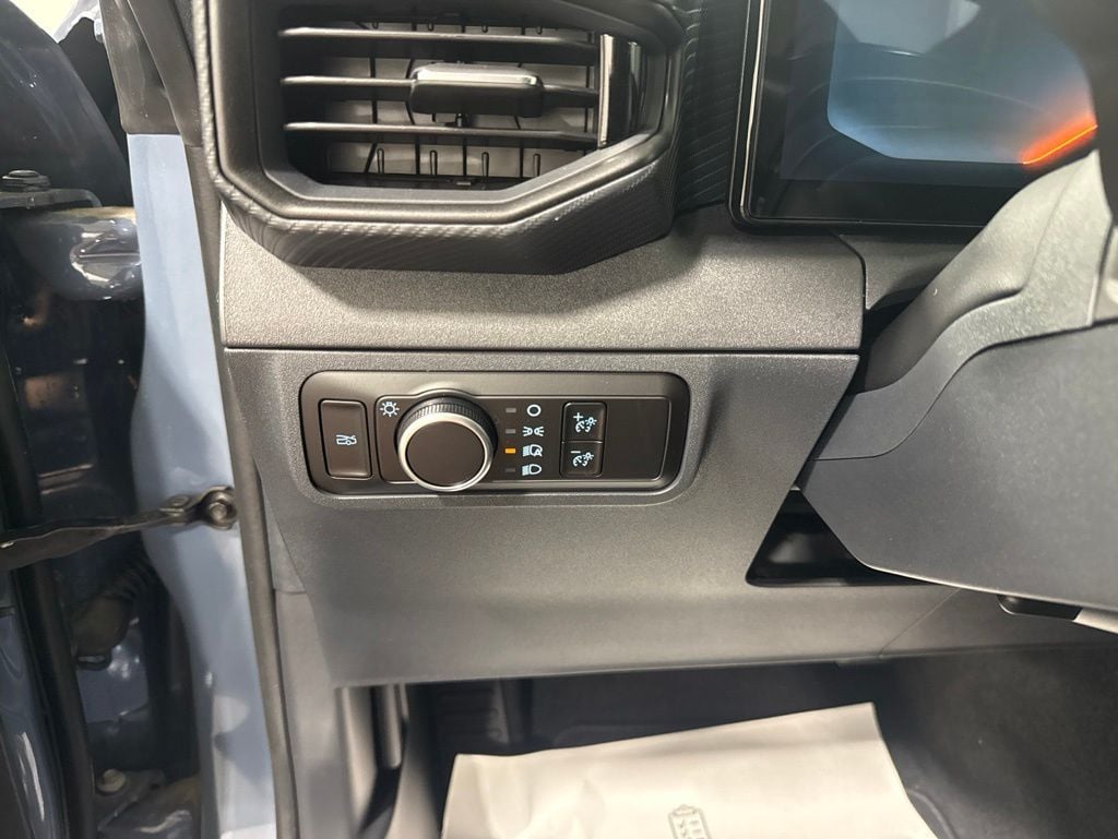 2026 Ford Mustang EcoBoost - Photo 16