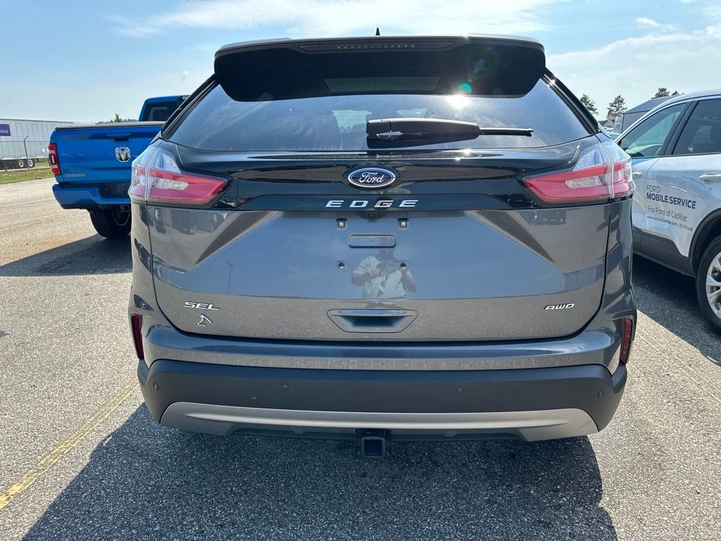 Used 2024 Ford Edge SEL SUV