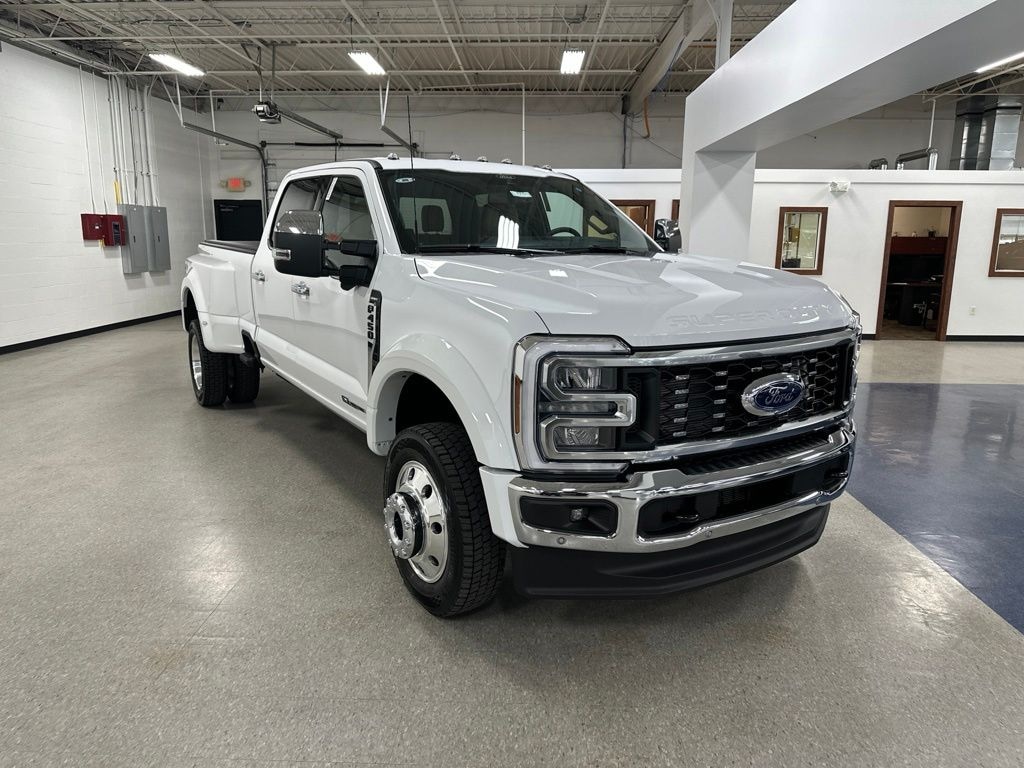 New 2026 Ford F-450SD Lariat Truck