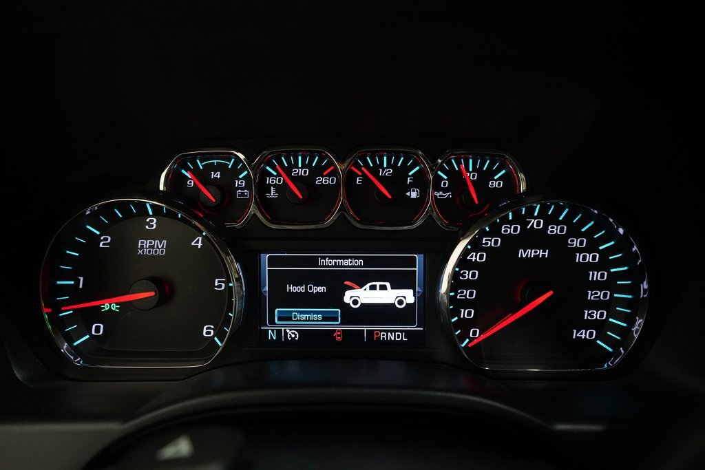2018 Chevrolet Silverado 1500 LT photo 2
