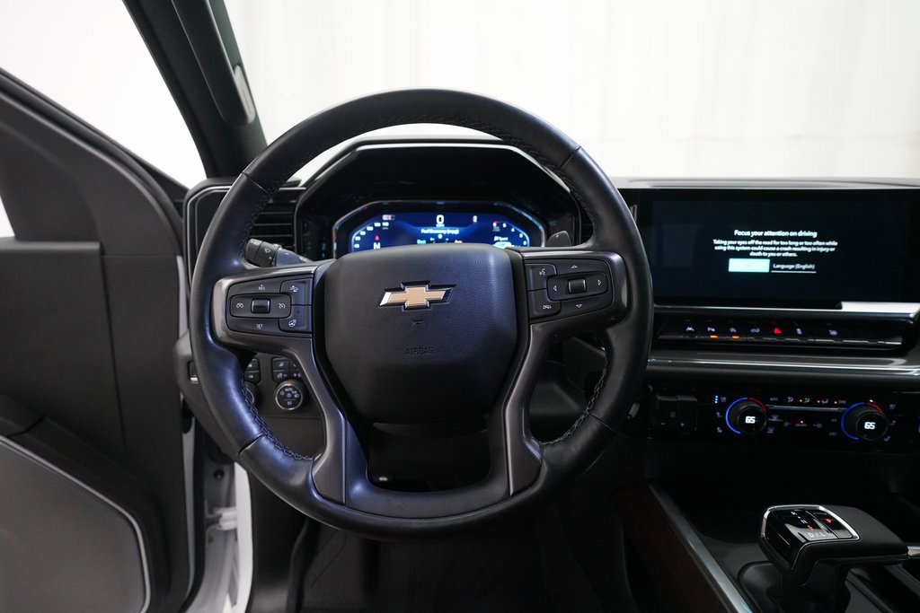 2024 Chevrolet Silverado 1500 High Country photo 2
