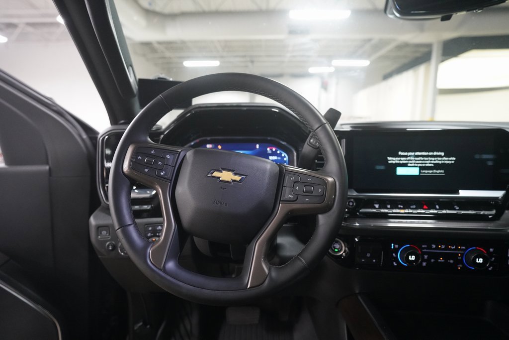 2024 Chevrolet Silverado 3500HD High Country photo 4