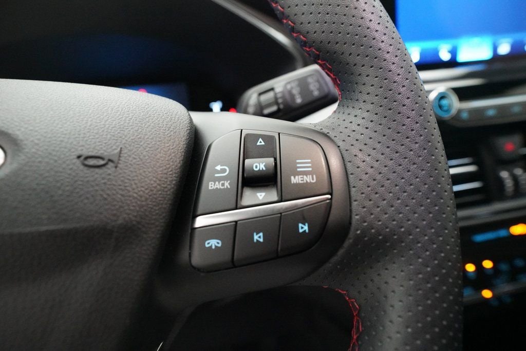 2025 Ford Escape ST-Line - Photo 18
