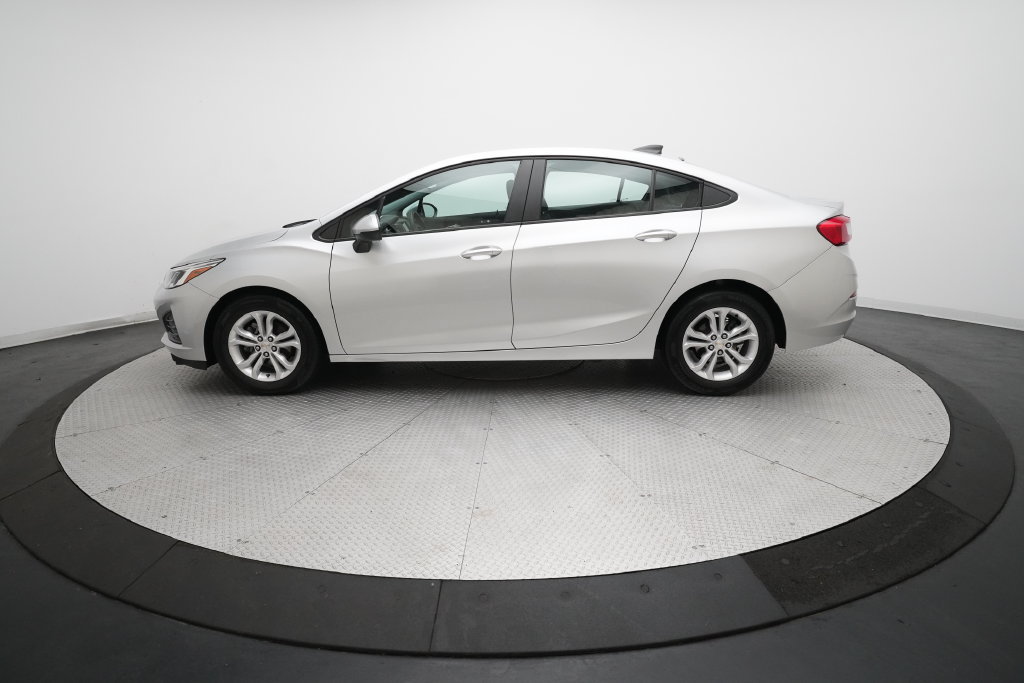Used 2019 Chevrolet Cruze LS with VIN 1G1BC5SM4K7126183 for sale in Caledonia, MI