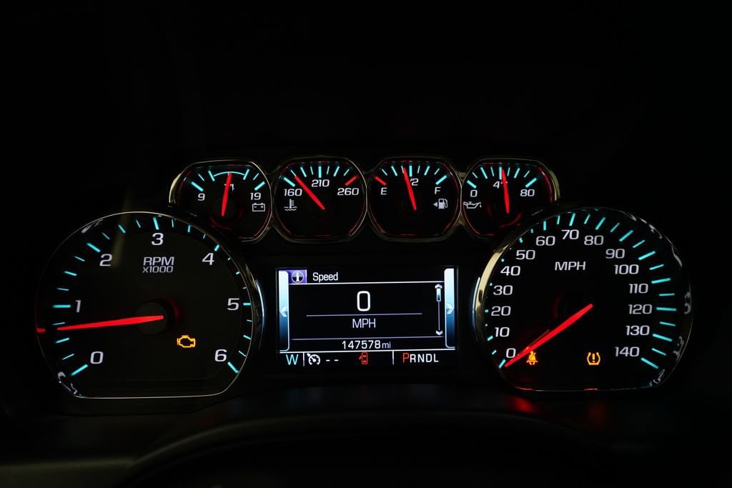 Used 2017 Chevrolet Silverado 1500 LT with VIN 1GCNKREC8HZ370787 for sale in Caledonia, MI