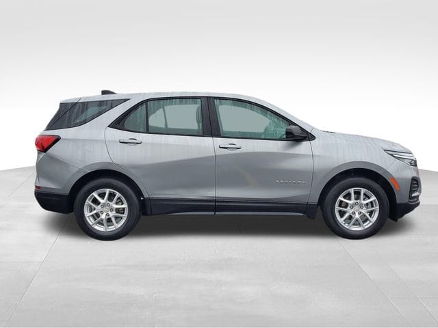 2024 Chevrolet Equinox LS - Photo 6