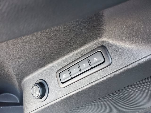 2020 Chevrolet Equinox LT - Photo 22