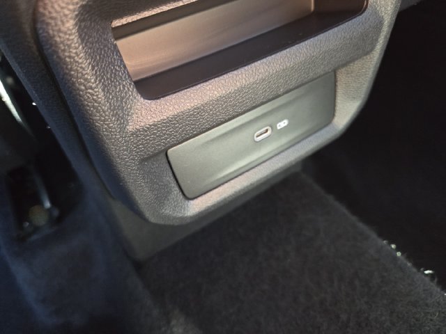 2022 Volkswagen Taos SE - Photo 13