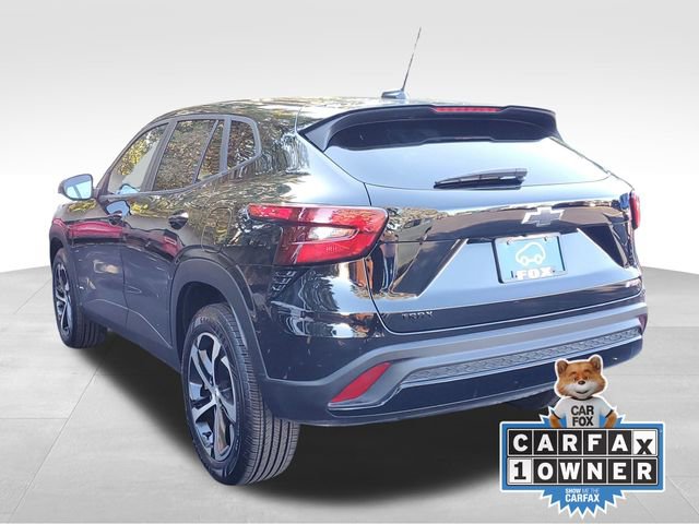 2024 Chevrolet Trax photo 2