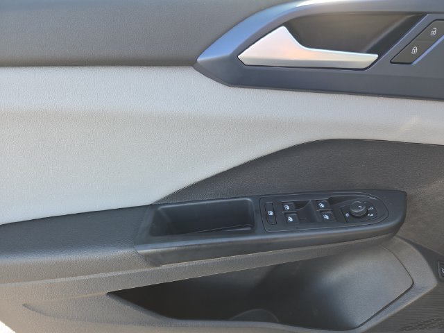 2022 Volkswagen Taos SE - Photo 17