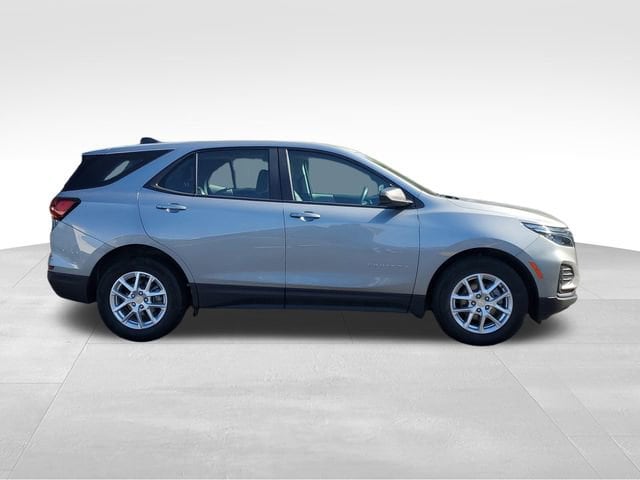 2024 Chevrolet Equinox LS - Photo 6