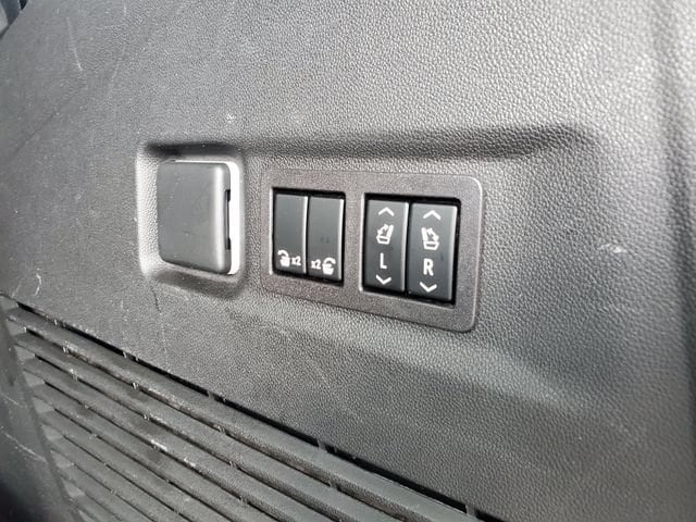 2024 Chevrolet Suburban RST - Photo 12