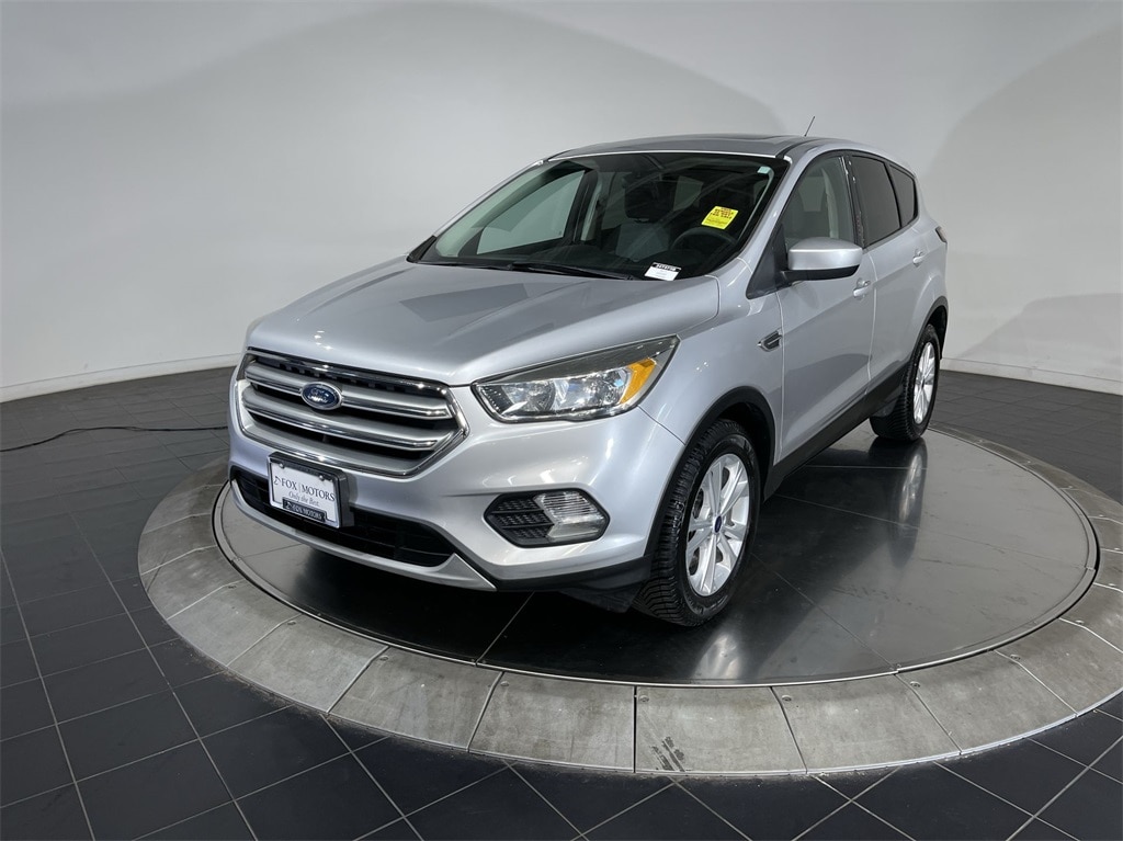 Used 2017 Ford Escape SE with VIN 1FMCU9GD5HUD36046 for sale in Chicago, IL