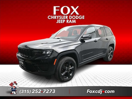 2023 Jeep Grand Cherokee Laredo SUV