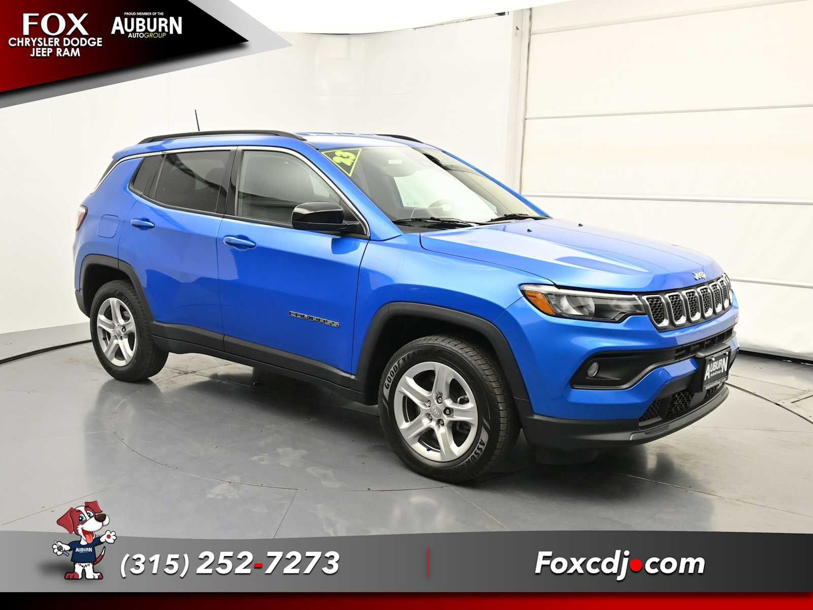 2023 Jeep Compass Latitude photo 2