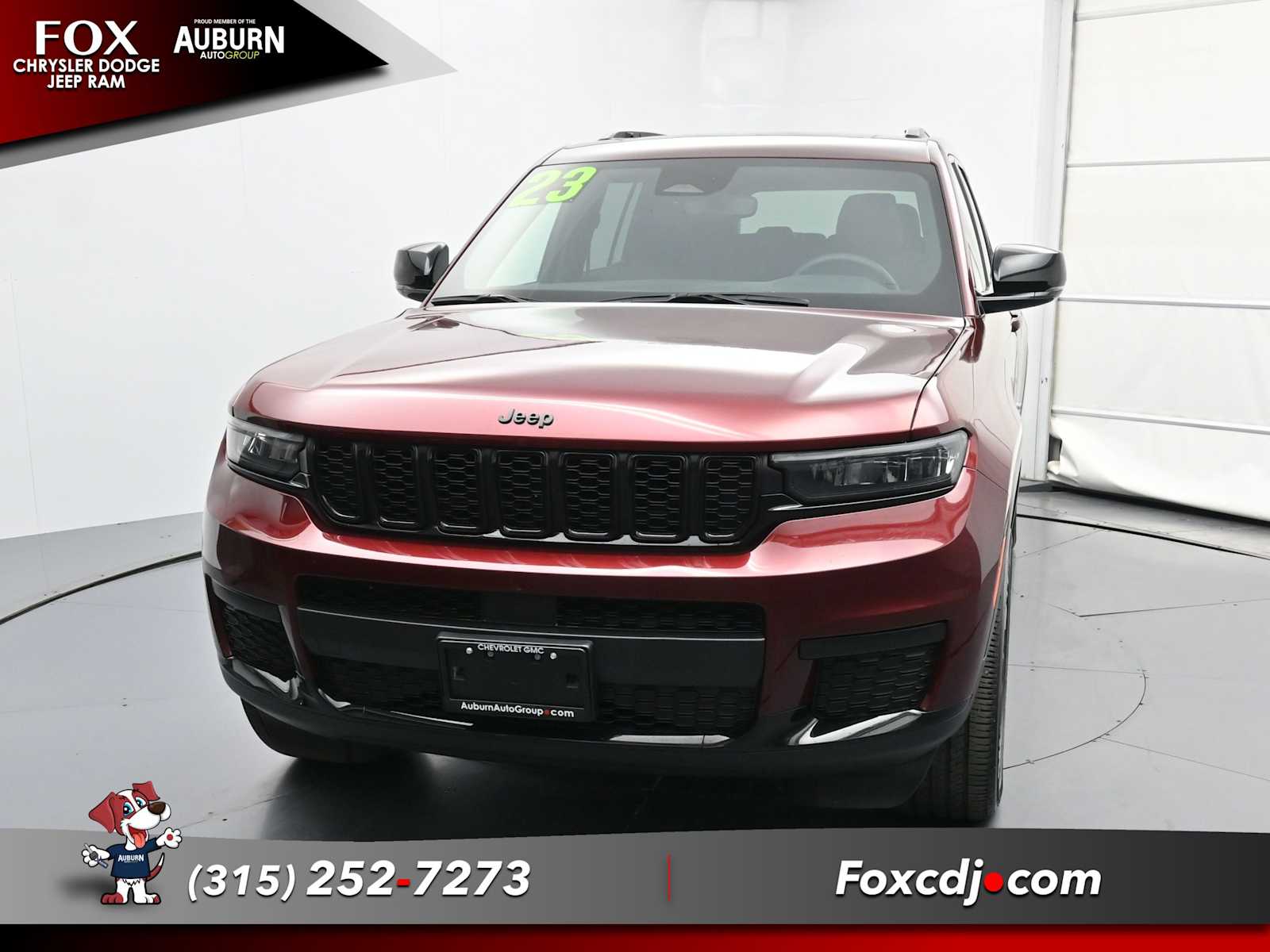 2023 Jeep Grand Cherokee Laredo photo 2