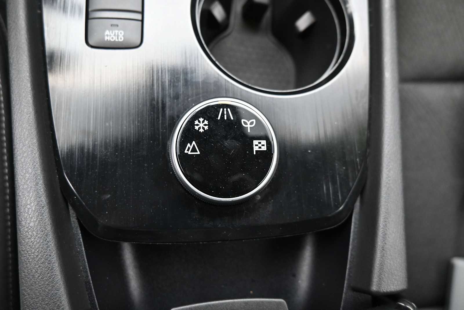 2025 Nissan Rogue SV - Photo 10