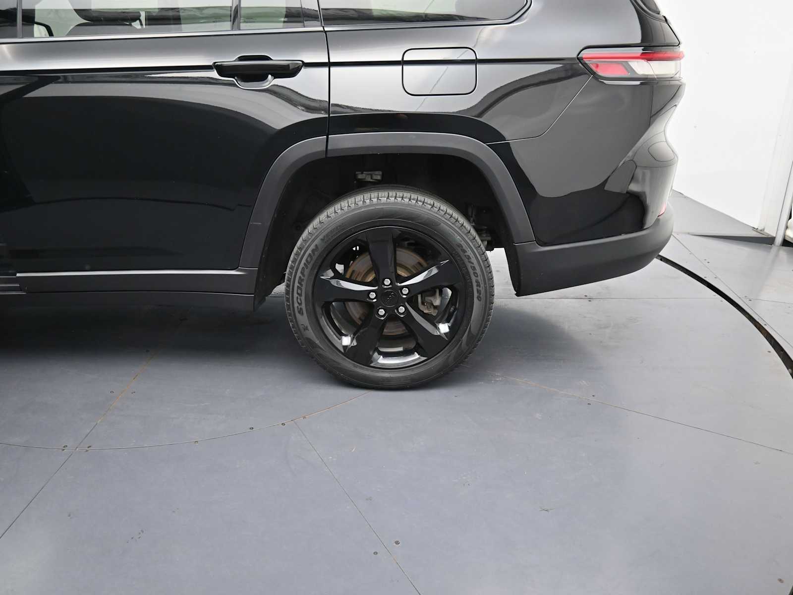 2023 Jeep Grand Cherokee Limited photo 4