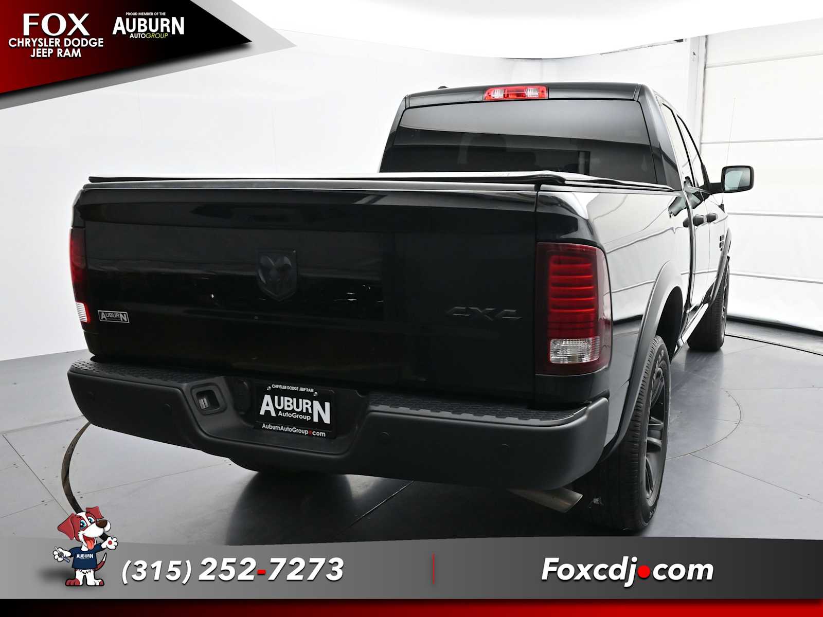 2022 Ram 1500 Classic SLT photo 4
