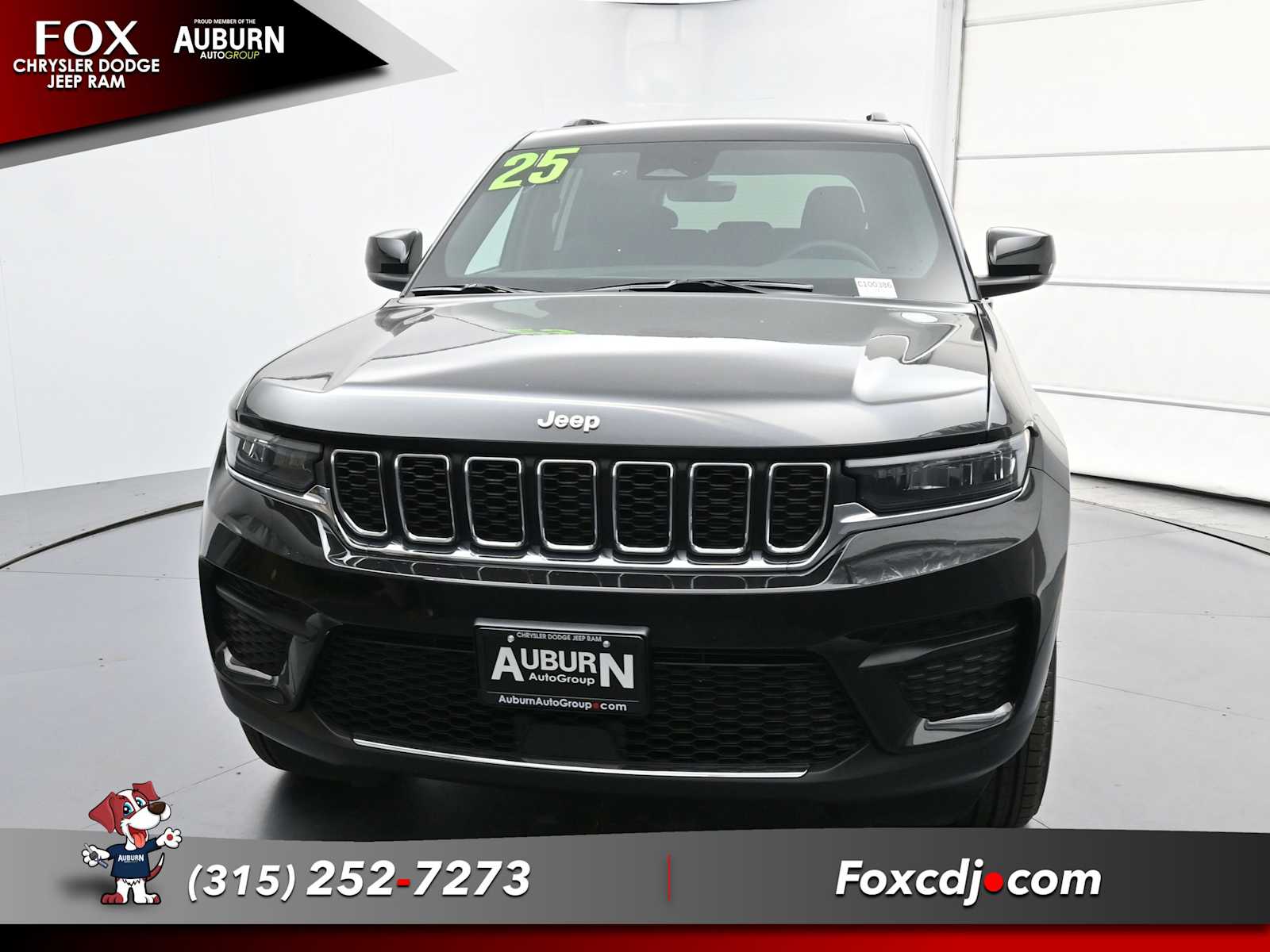 2025 Jeep Grand Cherokee Laredo photo 2