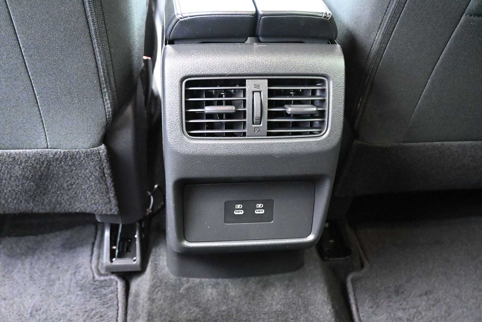 2025 Nissan Rogue SV - Photo 13