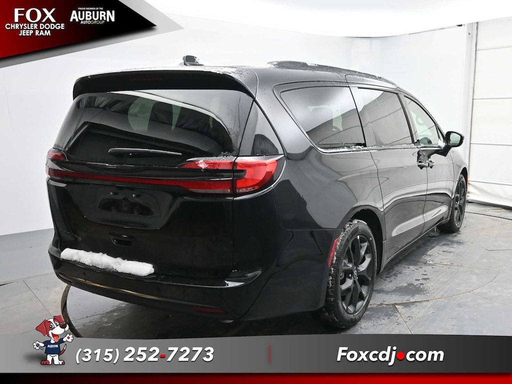 New 2026 Chrysler Pacifica SELECT Passenger Van