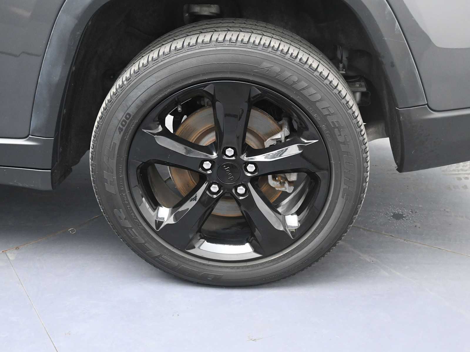2021 Jeep Grand Cherokee Laredo photo 4