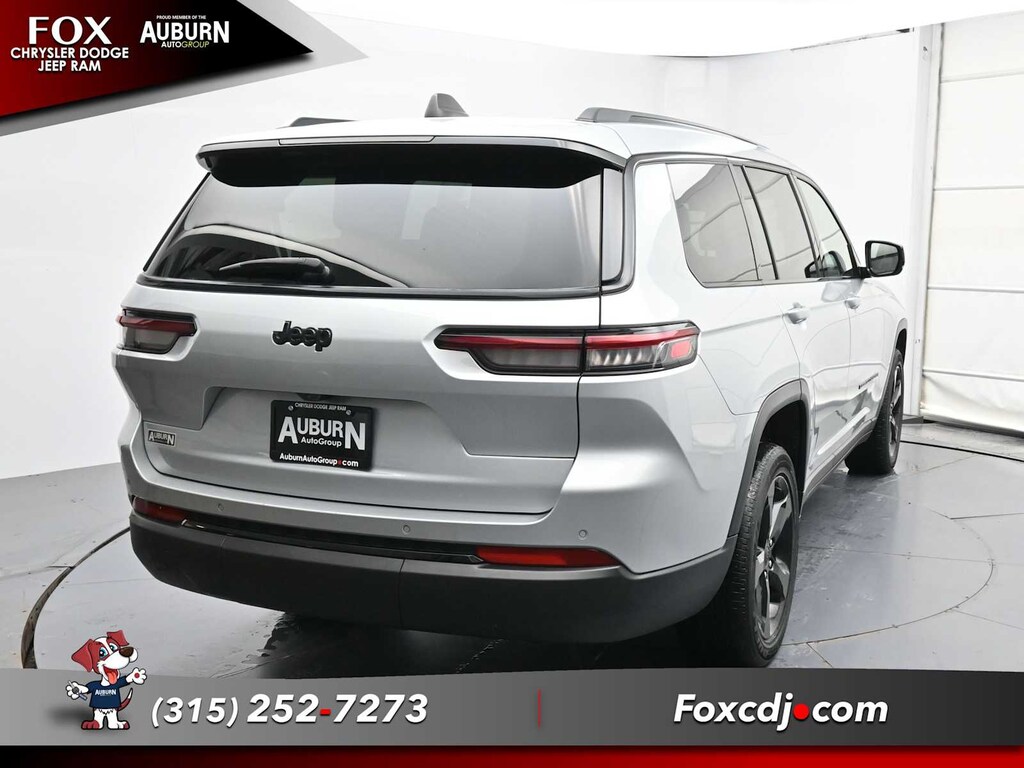 Used 2023 Jeep Grand Cherokee L Laredo SUV