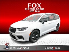 2026 Chrysler Pacifica SELECT Passenger Van