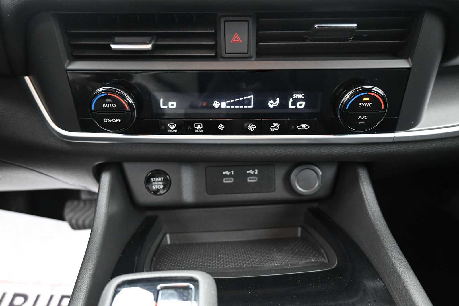 2025 Nissan Rogue SV - Photo 9