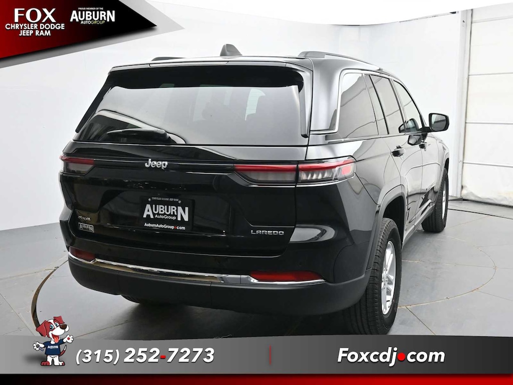 Used 2023 Jeep Grand Cherokee Laredo SUV