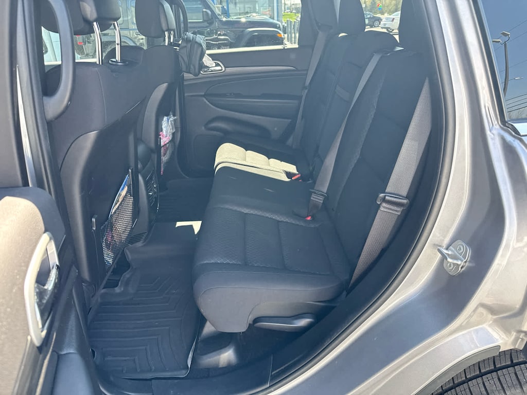 Used 2021 Jeep Grand Cherokee Laredo SUV