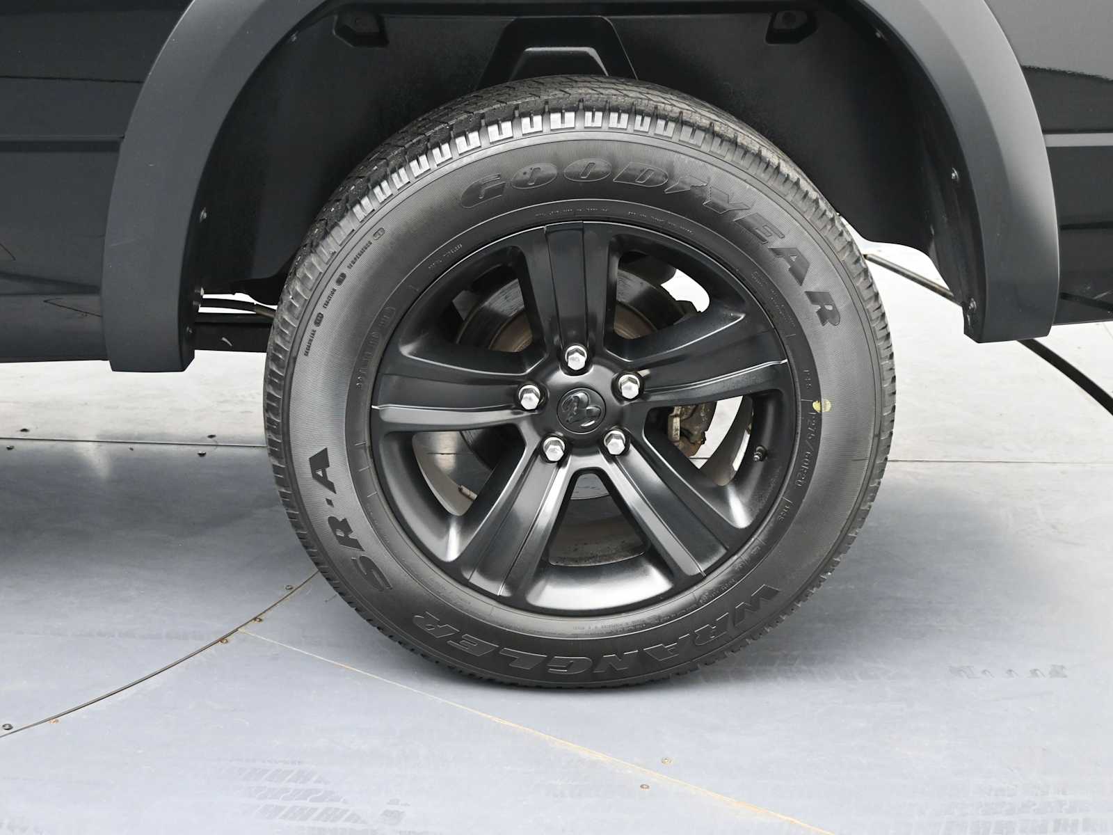2022 Ram 1500 Classic SLT photo 4