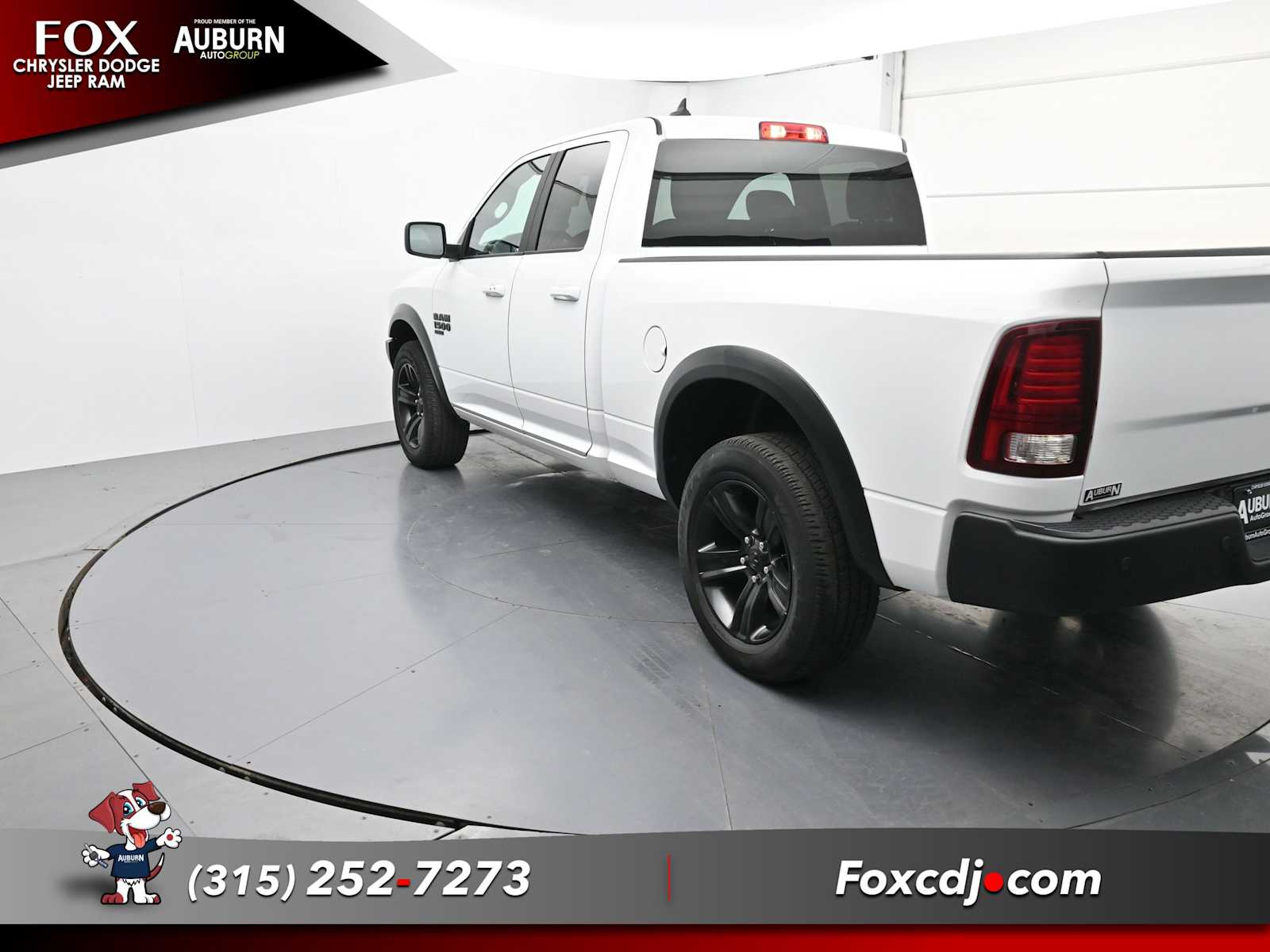 2021 Ram 1500 Classic SLT photo 4