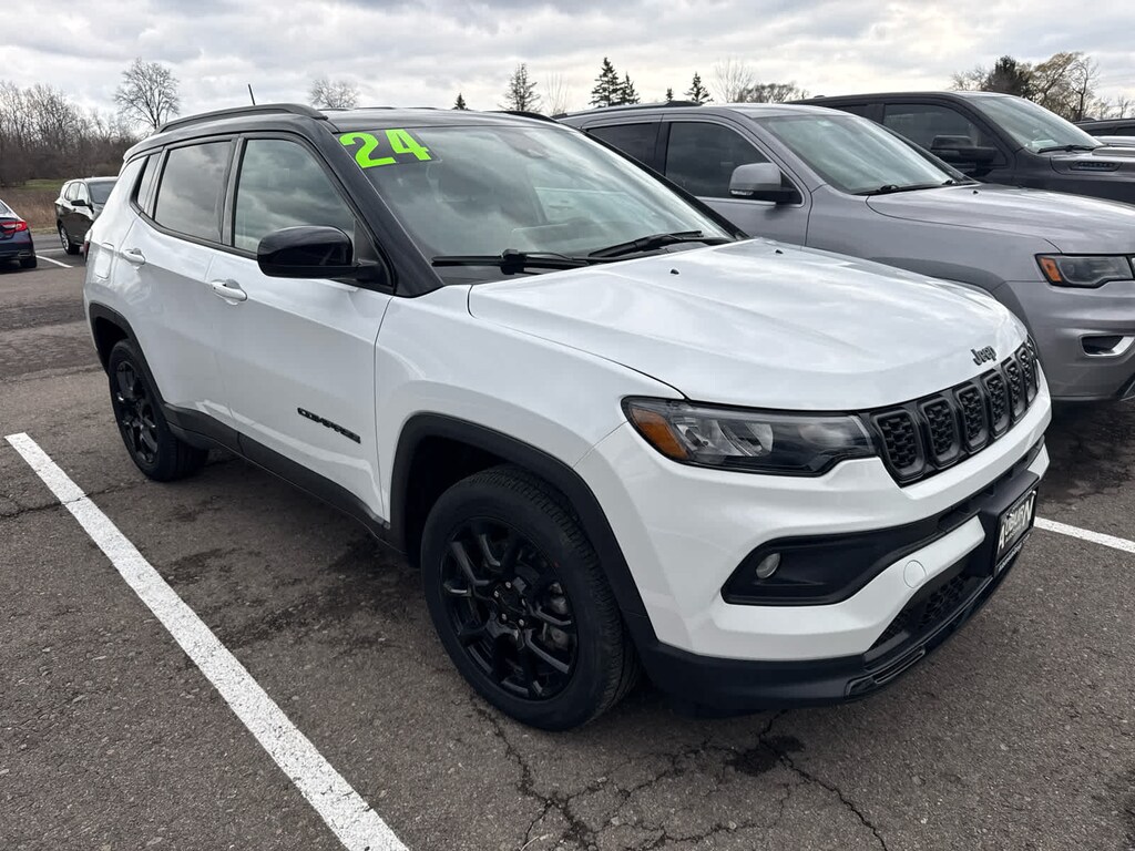Used 2024 Jeep Compass Latitude SUV