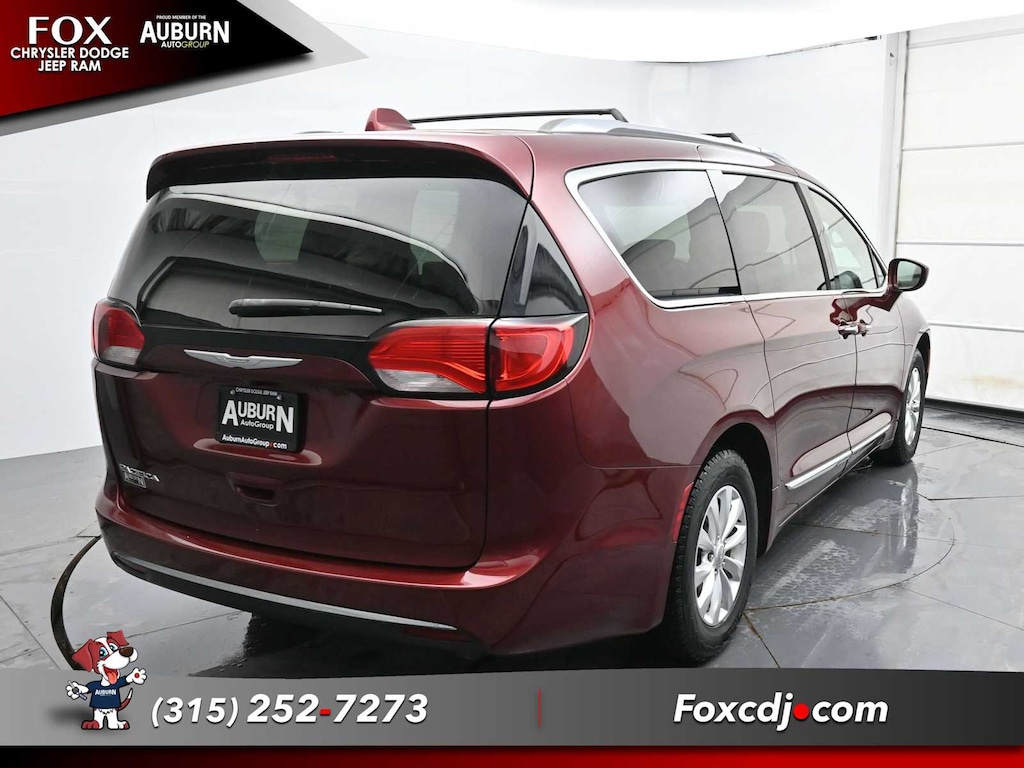 Used 2018 Chrysler Pacifica Touring L Van