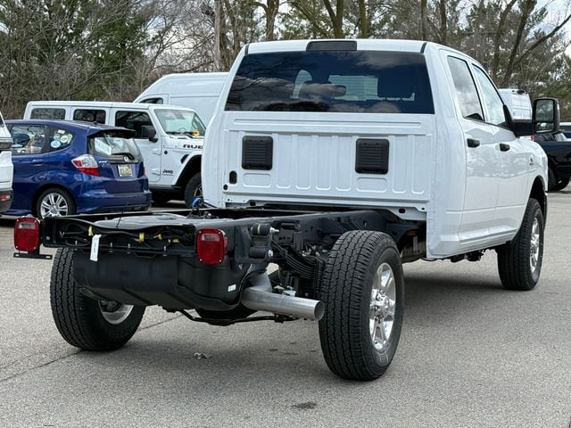 2026 RAM 3500 Chassis Tradesman - Photo 17