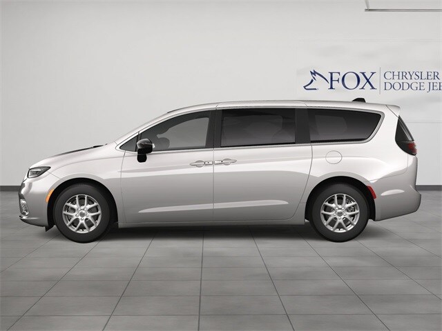 2025 Chrysler Pacifica photo 2
