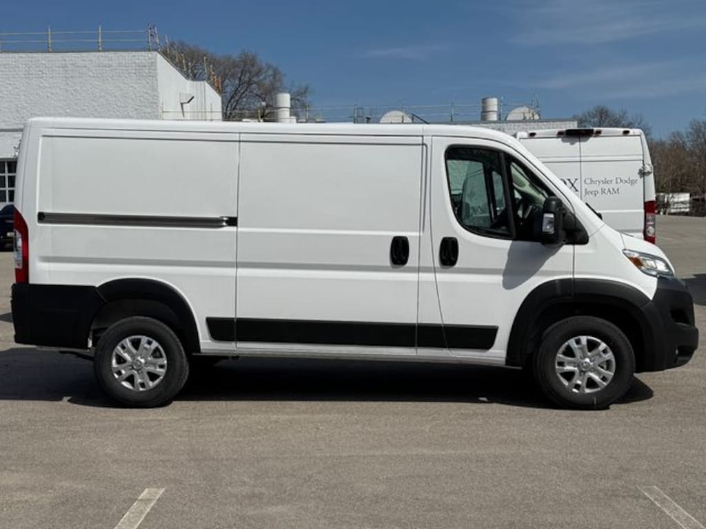 New 2024 Ram ProMaster PROMASTER 1500 SLT CARGO VAN LOW ROOF 136' WB Cargo Van