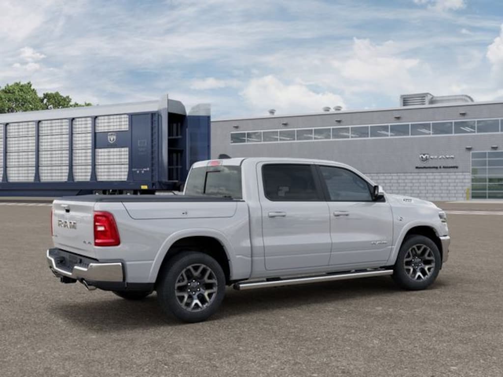 New 2026 Ram 1500 LARAMIE CREW CAB 4X4 5'7 BOX Pickup