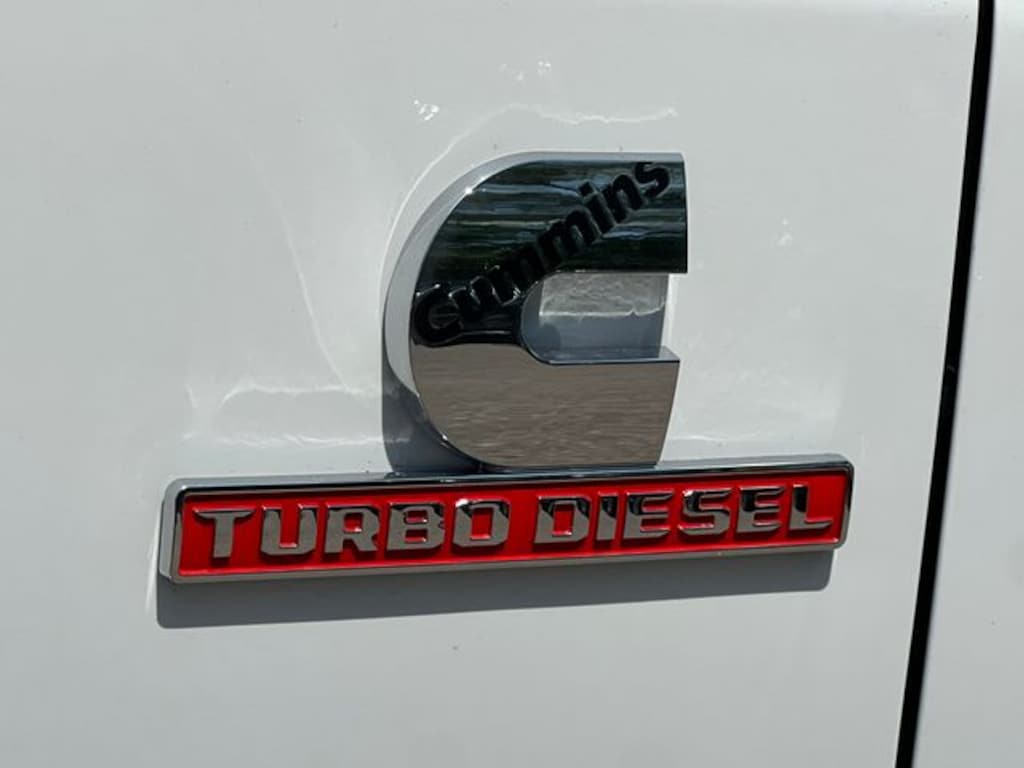 New 2026 Ram 3500 TRADESMAN CHASSIS REGULAR CAB 4X4 84' CA Pickup