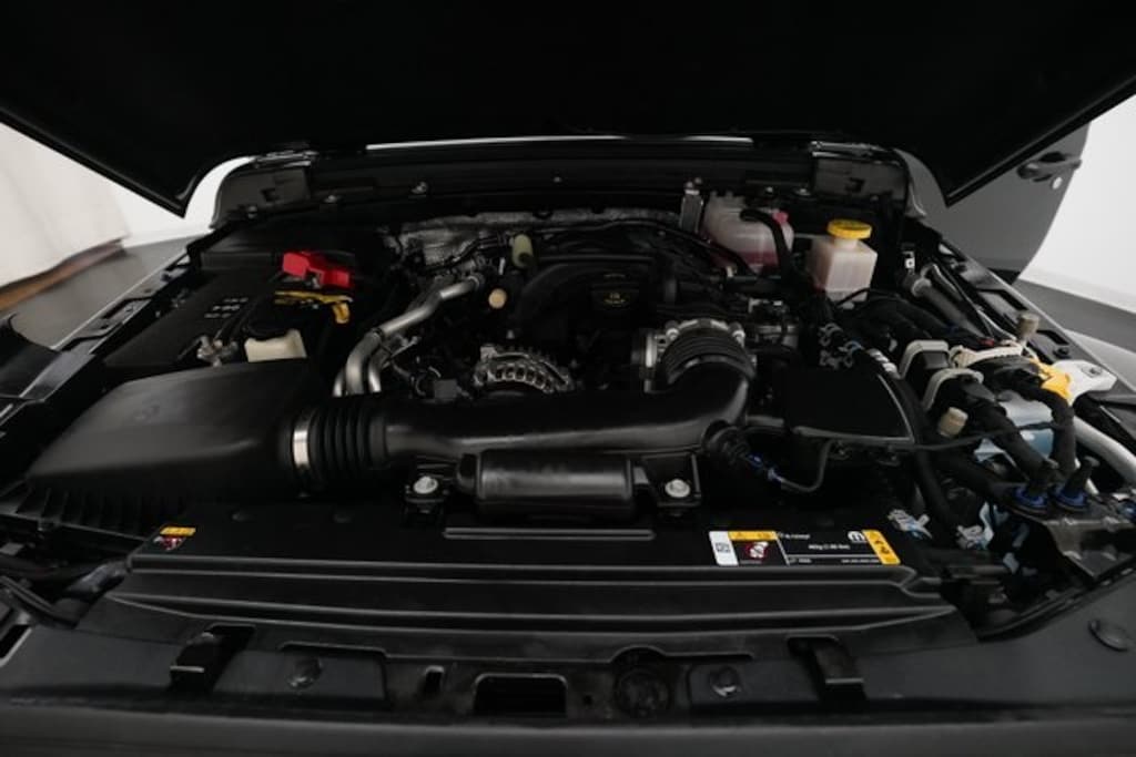 Used 2024 Jeep Gladiator Sport Truck Crew Cab