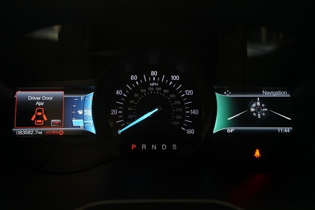 2018 Ford Edge Titanium photo 2