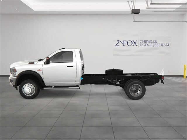 2024 Ram 5500 Tradesman photo 3