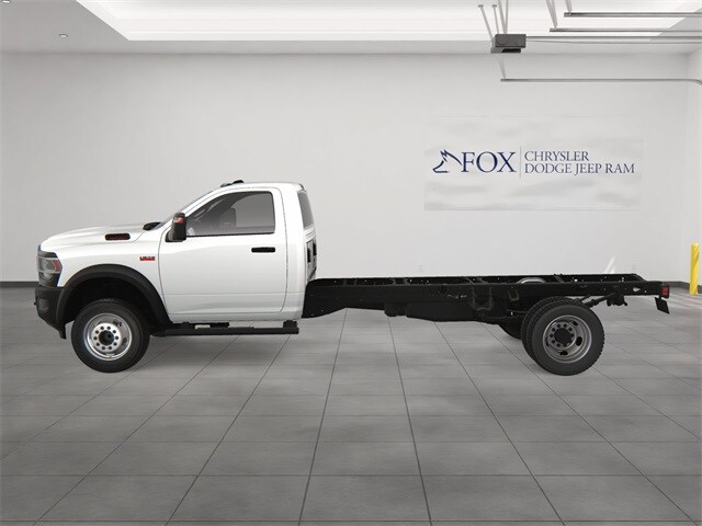 2024 Ram 5500 Tradesman photo 3