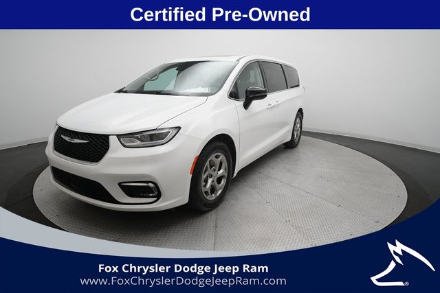 2024 Chrysler Pacifica Limited's photo