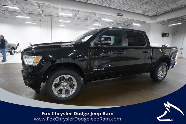 2023 RAM 1500 Big Horn/Lone Star 4x4 Crew Cab 5'7's photo